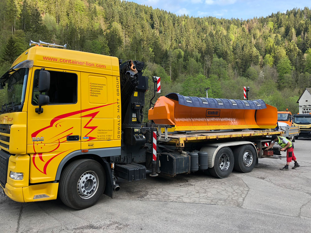Transport eines Schneeschildes (SCHMIDT)